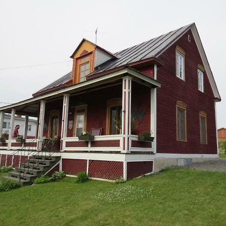La Vieille Maison Rouge Saint-Tite Exterior photo